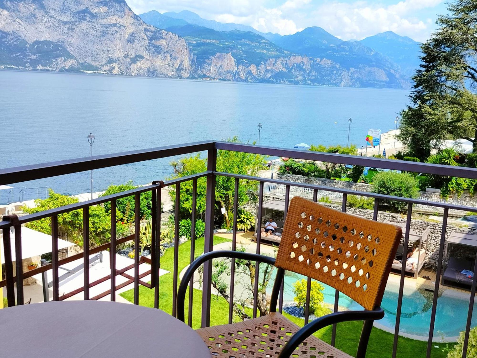 Lake Front Hotel Brenzone Exterior photo