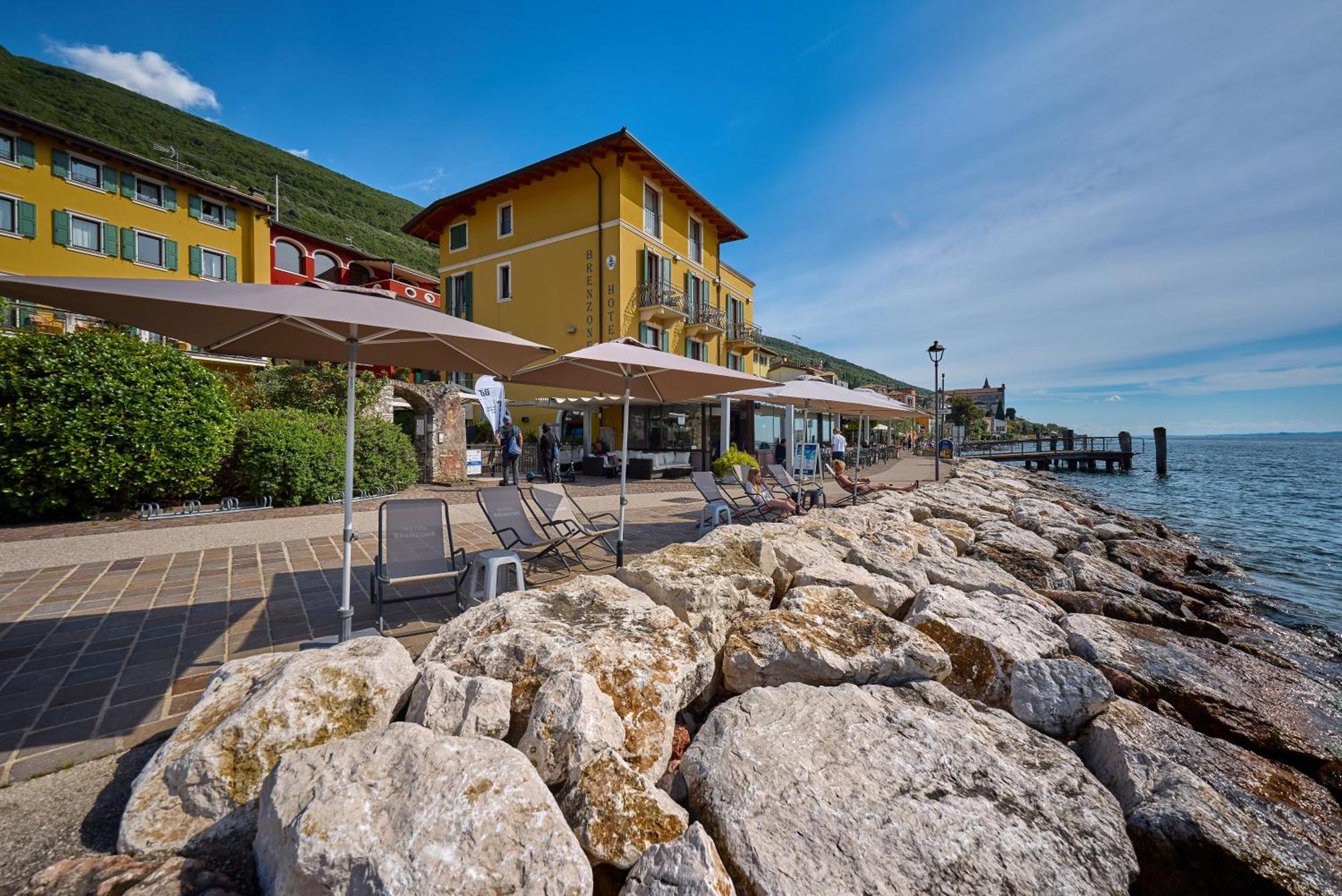 Lake Front Hotel Brenzone Exterior photo